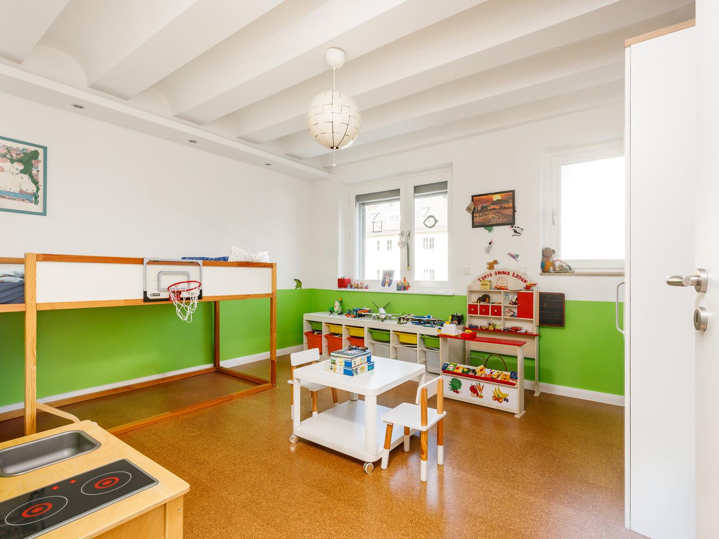 Spielzimmer mit Korkboden  Spielzimmer mit Korkboden