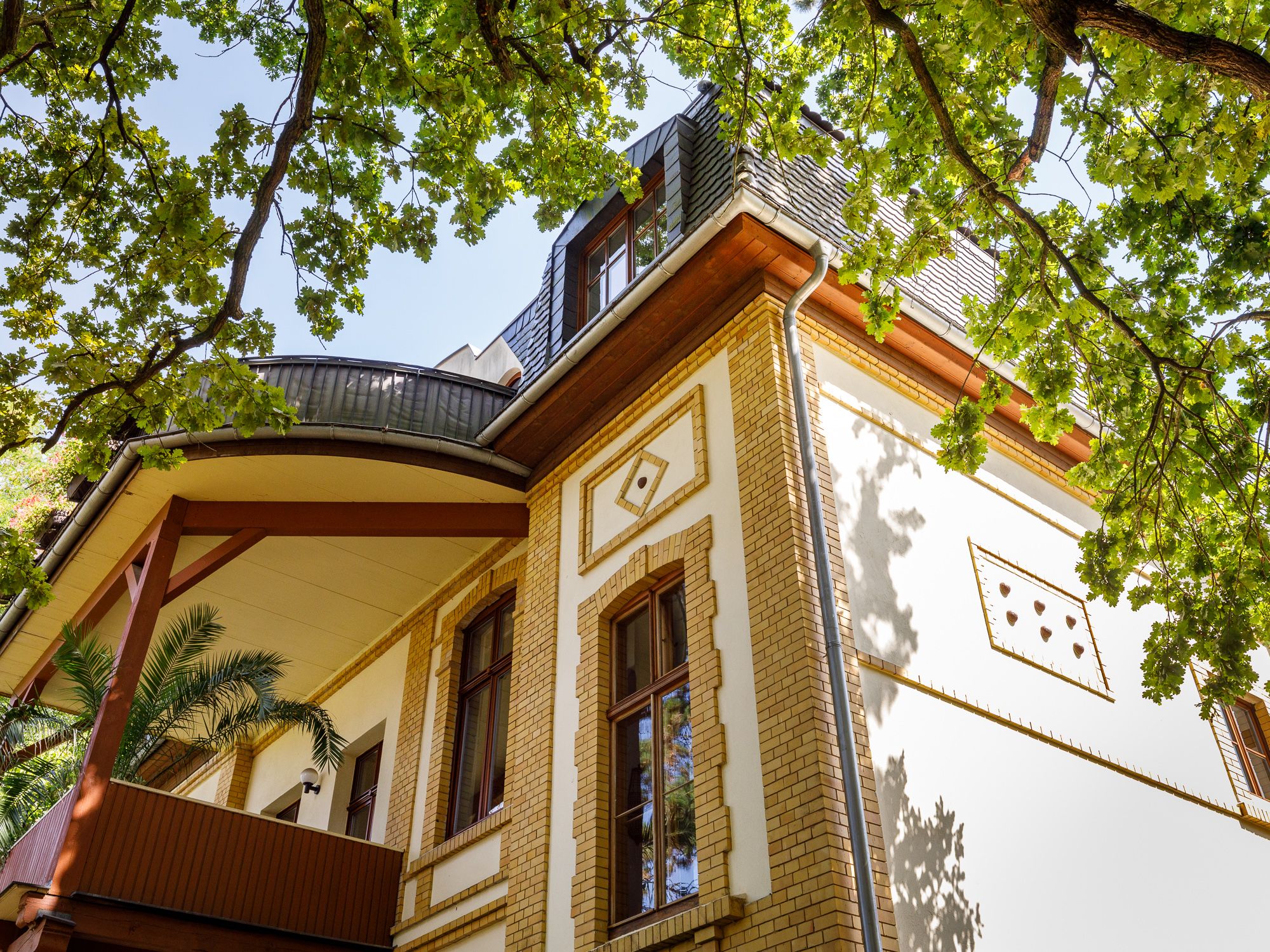 Detailaufnahme des Seitenflügels des Hauses