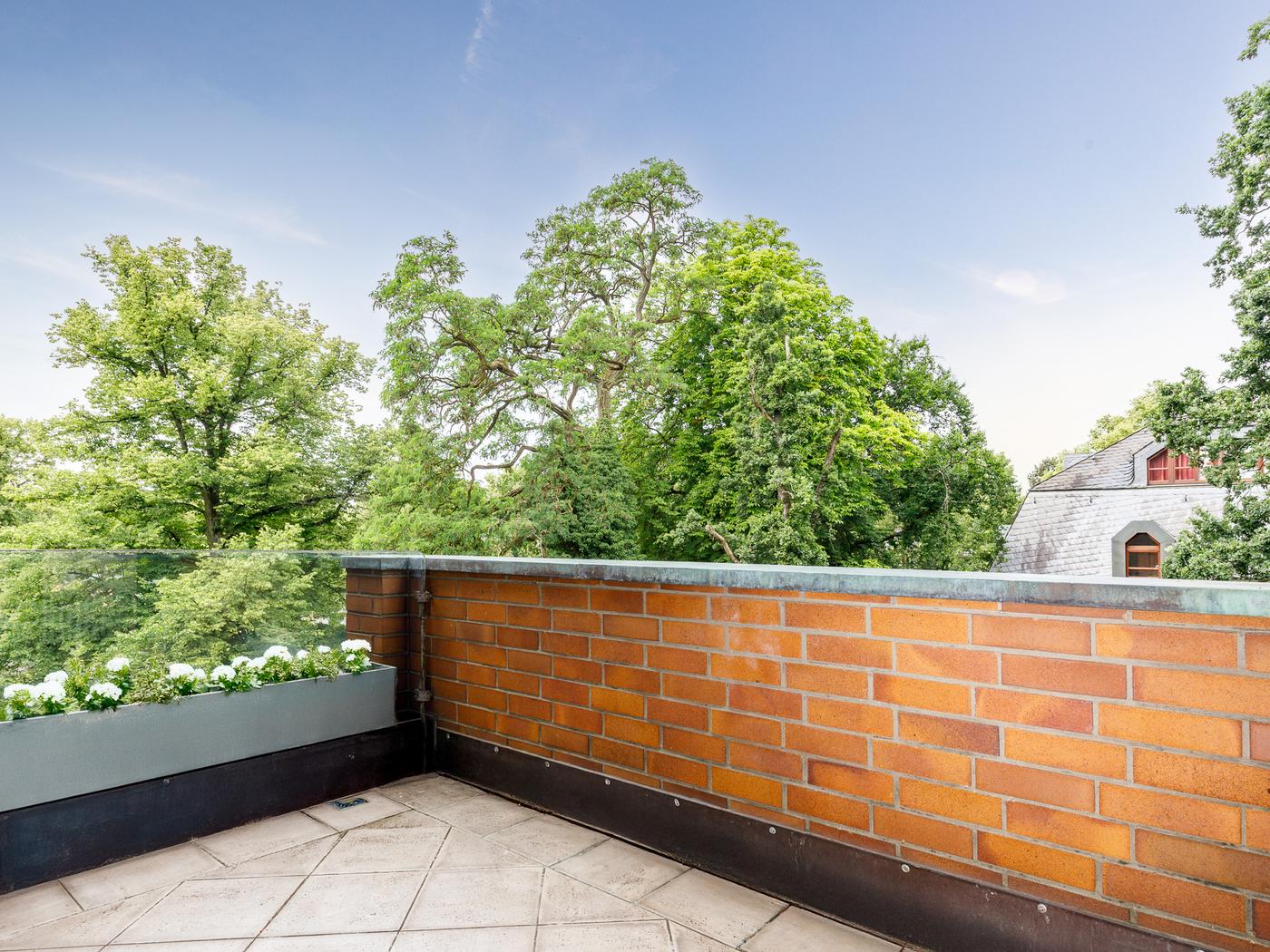 Herrliche Terrasse mit Weitblick ins Grüne Herrliche Terrasse mit Weitblick ins Grüne