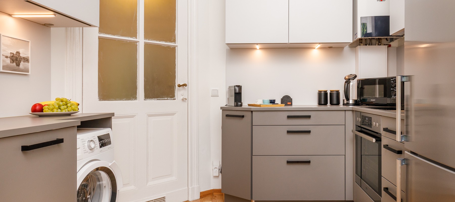 Offene Raumgestaltung mit hochwertigem Interior Offene Raumgestaltung mit hochwertigem Interior