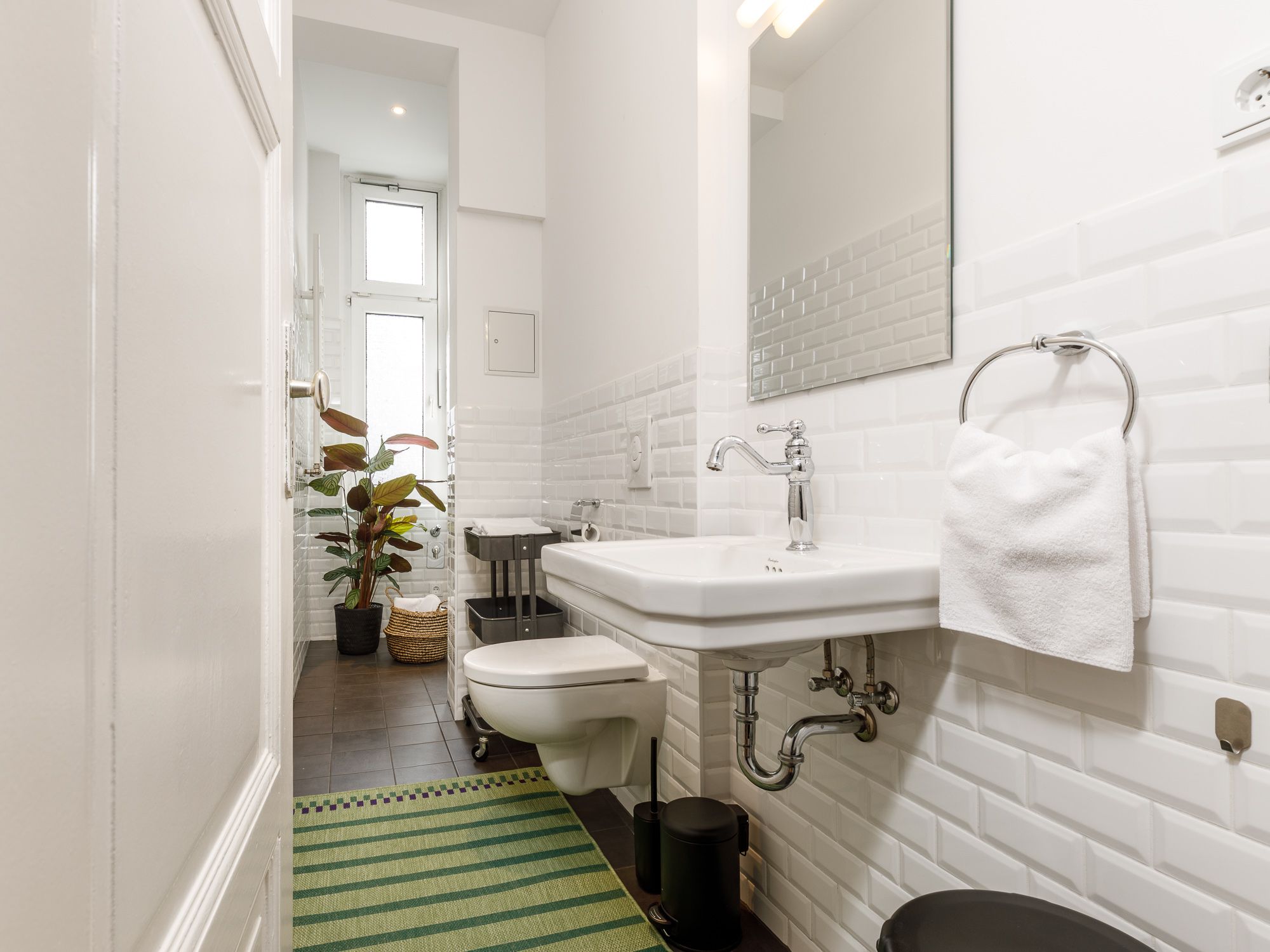 Ruhiges Apartment mit Balkon und Grünblick nahe Walther-Schreiber-Platz