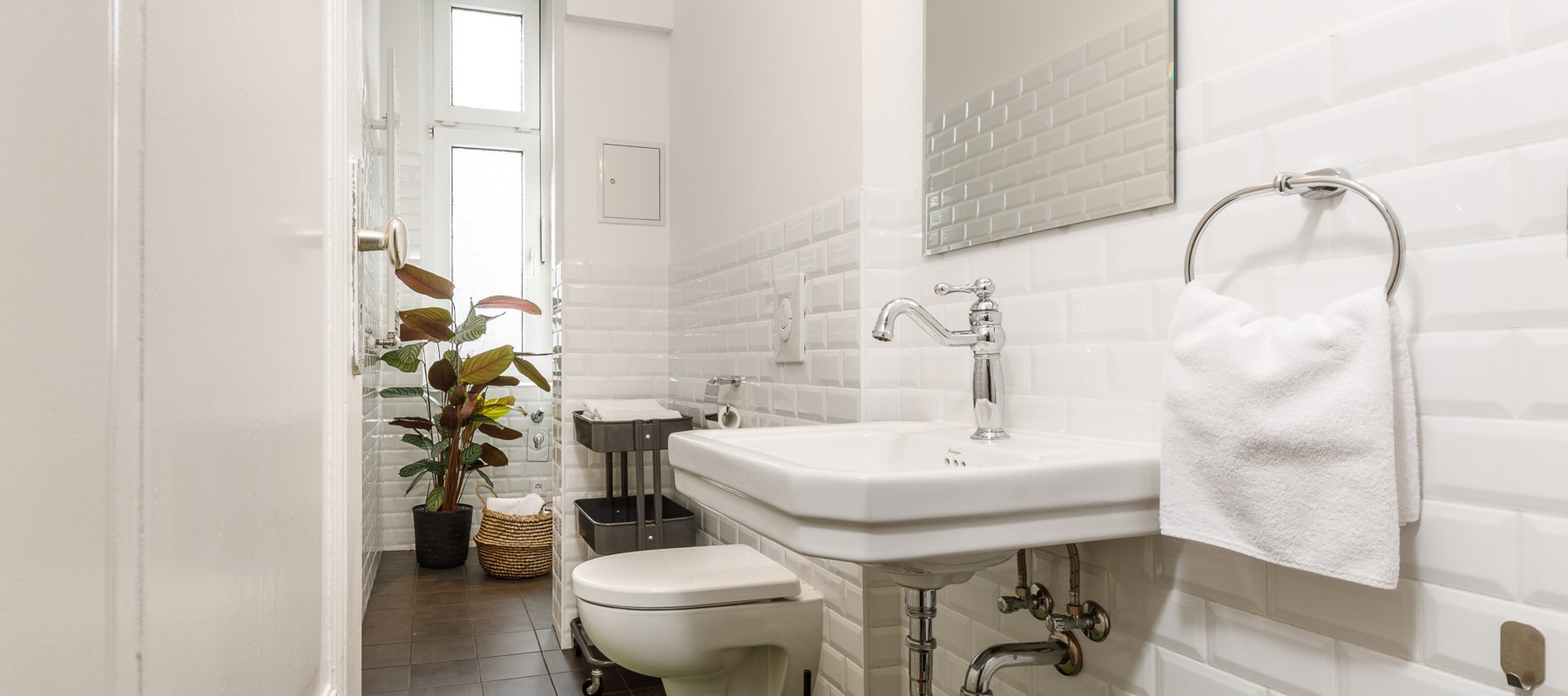 Ruhiges Apartment mit Balkon und Grünblick nahe Walther-Schreiber-Platz