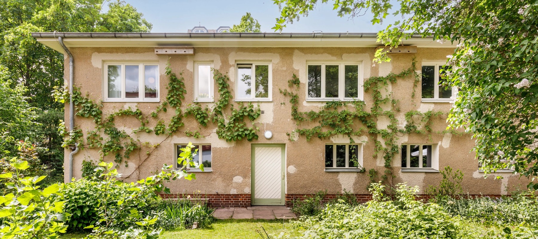 Freistehendes Haus mit vielfältiger Nutzung in Rixdorf Freistehendes Haus mit vielfältiger Nutzung in Rixdorf