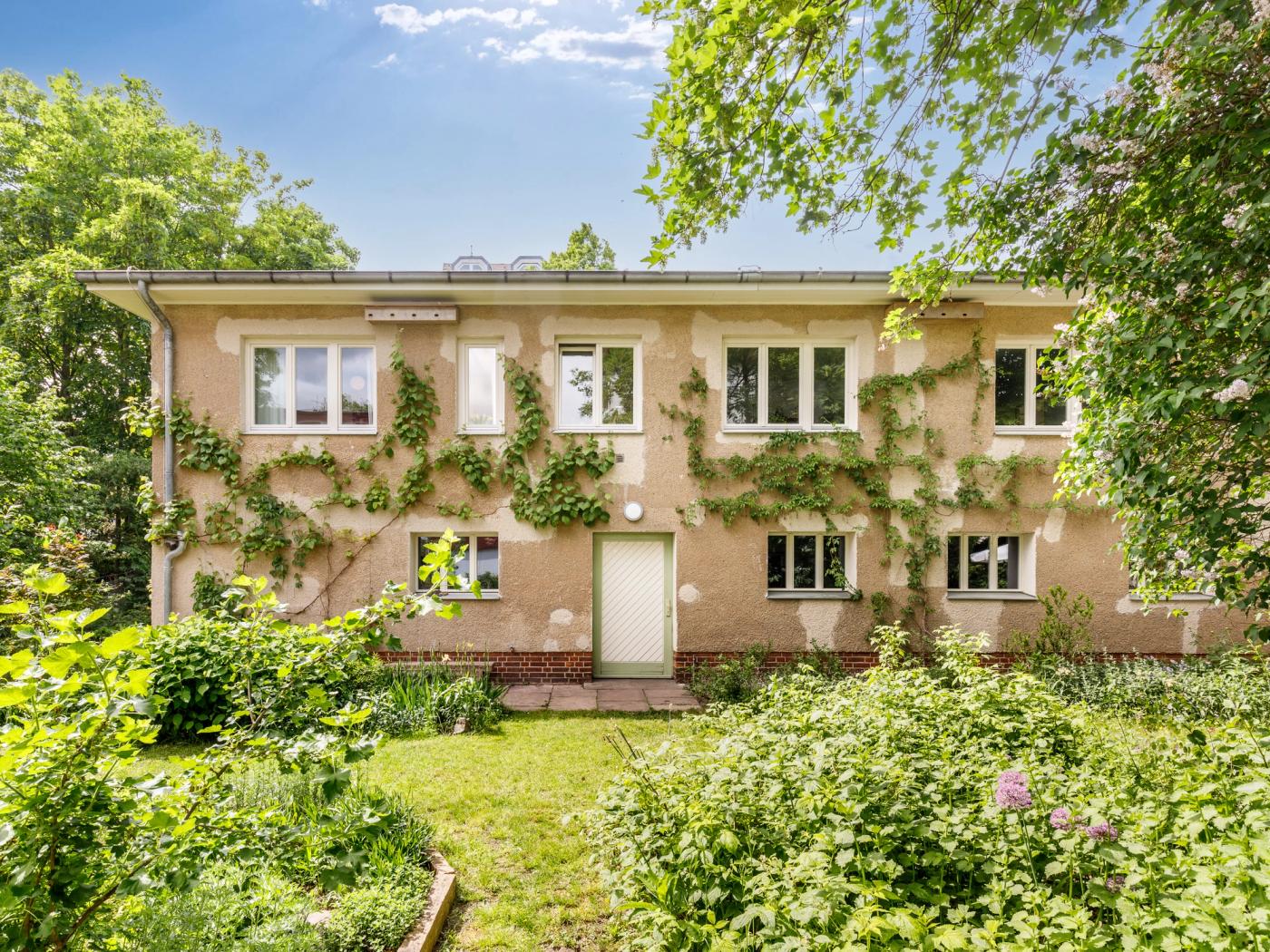 Freistehendes Haus mit vielfältiger Nutzung in Rixdorf  Freistehendes Haus mit vielfältiger Nutzung in Rixdorf
