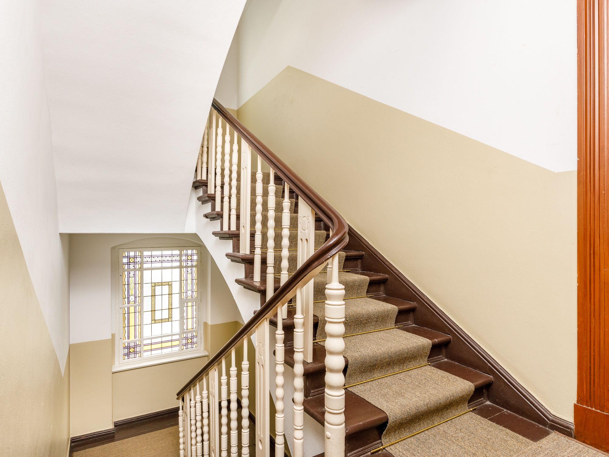 Sehr gepflegtes Treppenhaus 