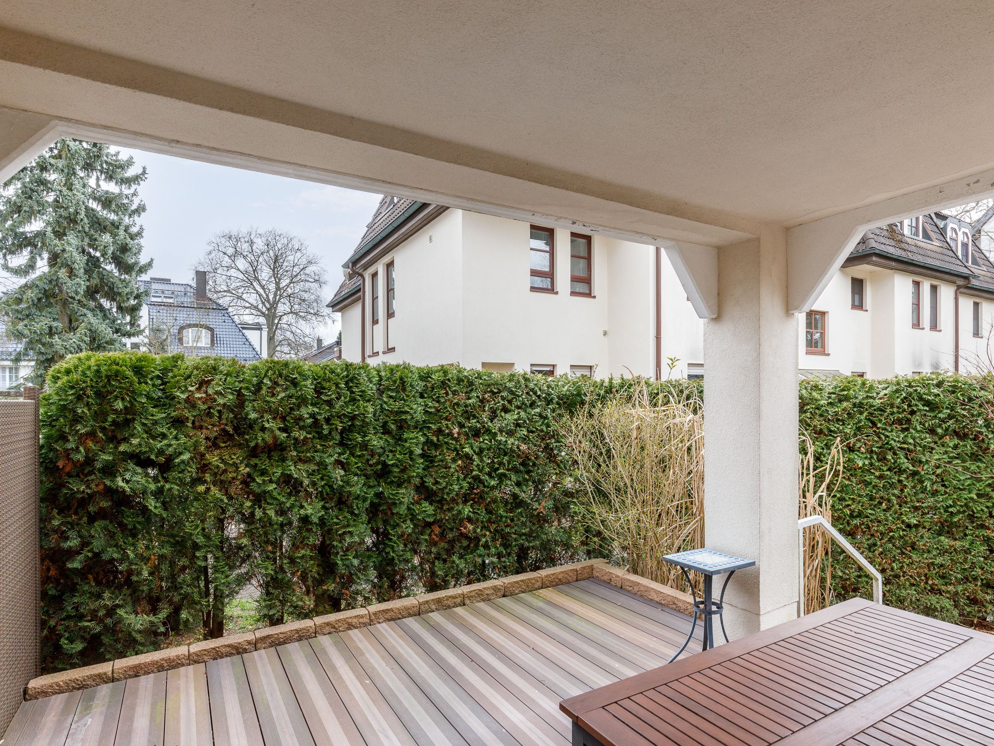 Gemütliche Terrasse mit viel Platz 