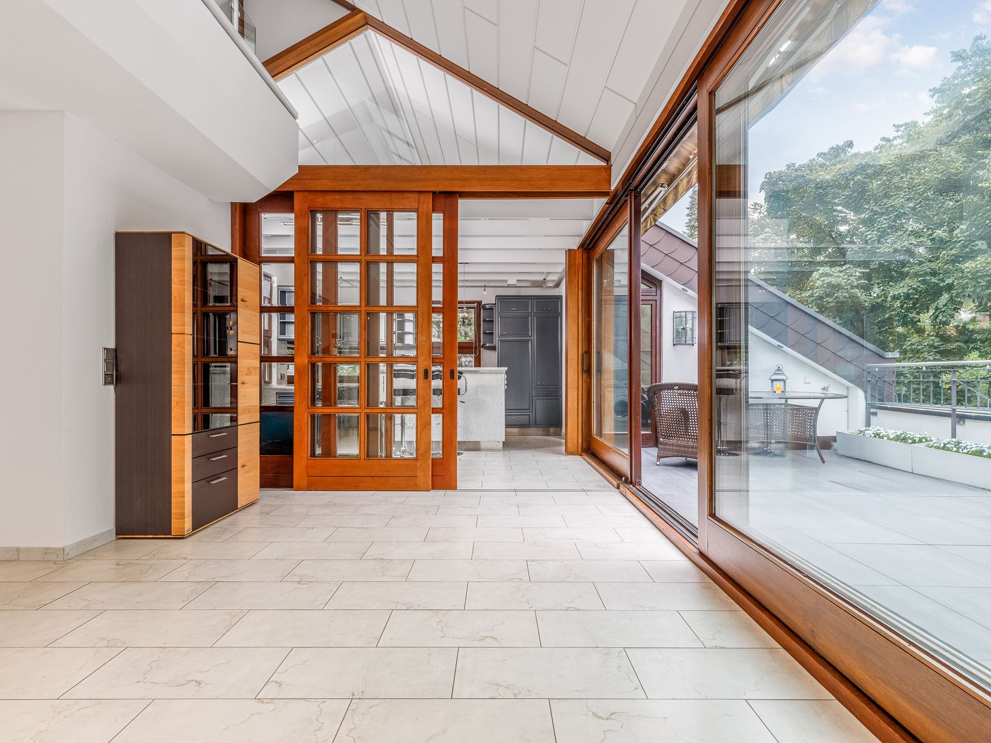 Wohn- & Essbereich mit großer Terrasse