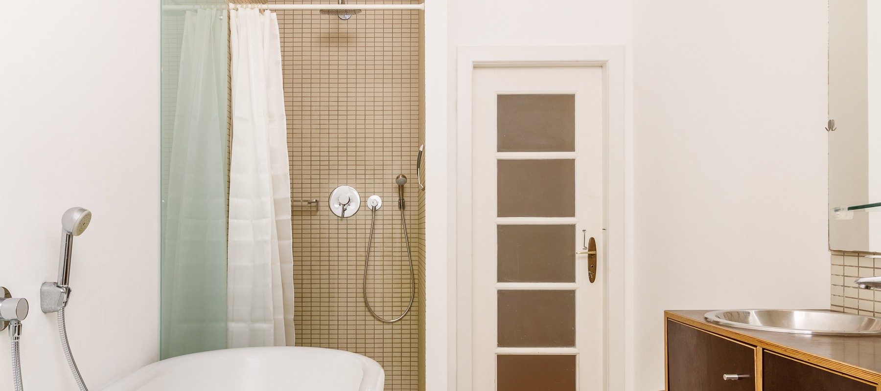 Modern bathroom with walk-in rainshower Modern bathroom with walk-in rainshower