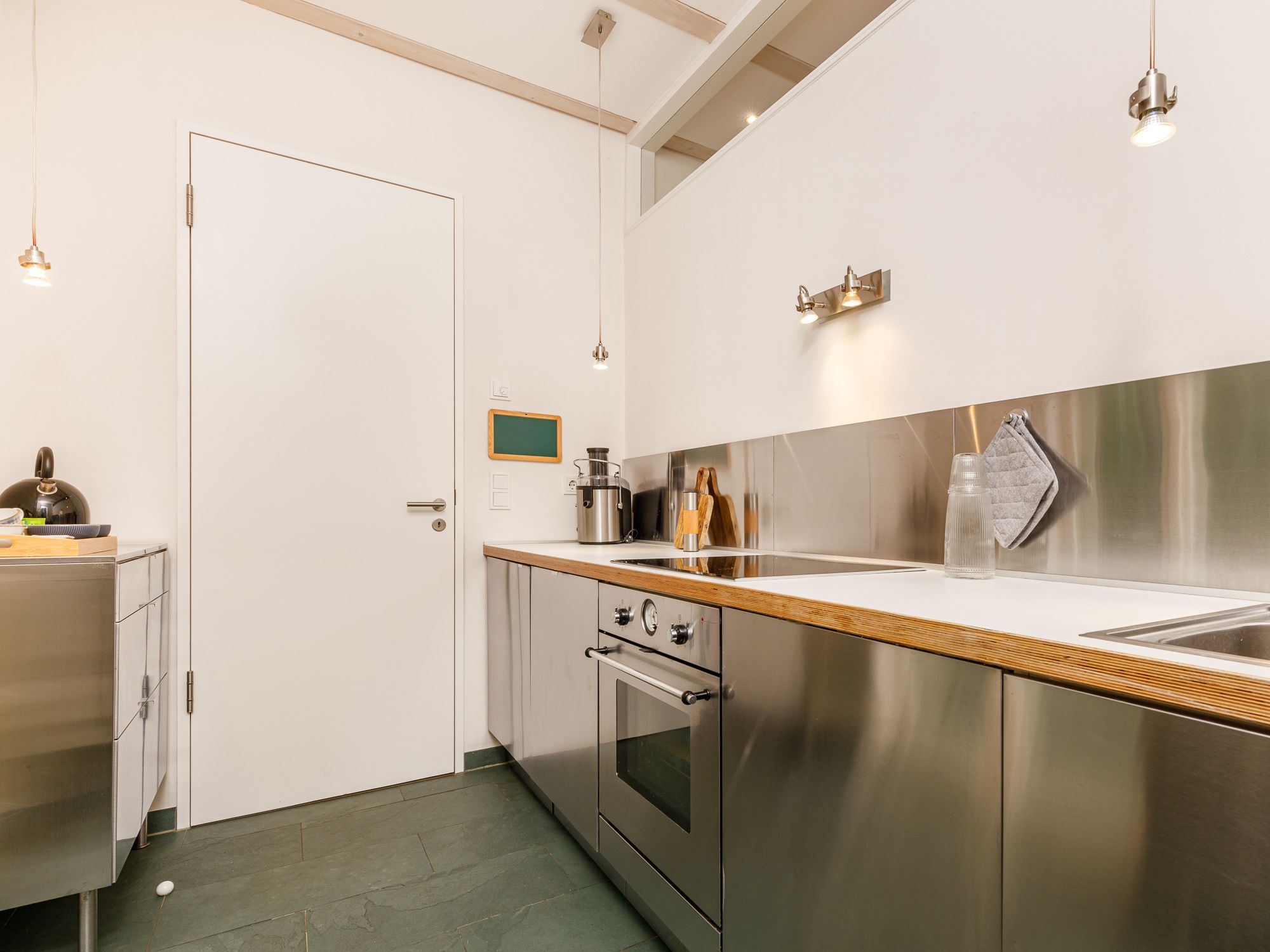 Charmante Remise im UNESCO-Weltkulturerbe: Kamin, Terrasse & idyllische Lage zwischen Jagdschloss Glienicke & Griebnitzsee