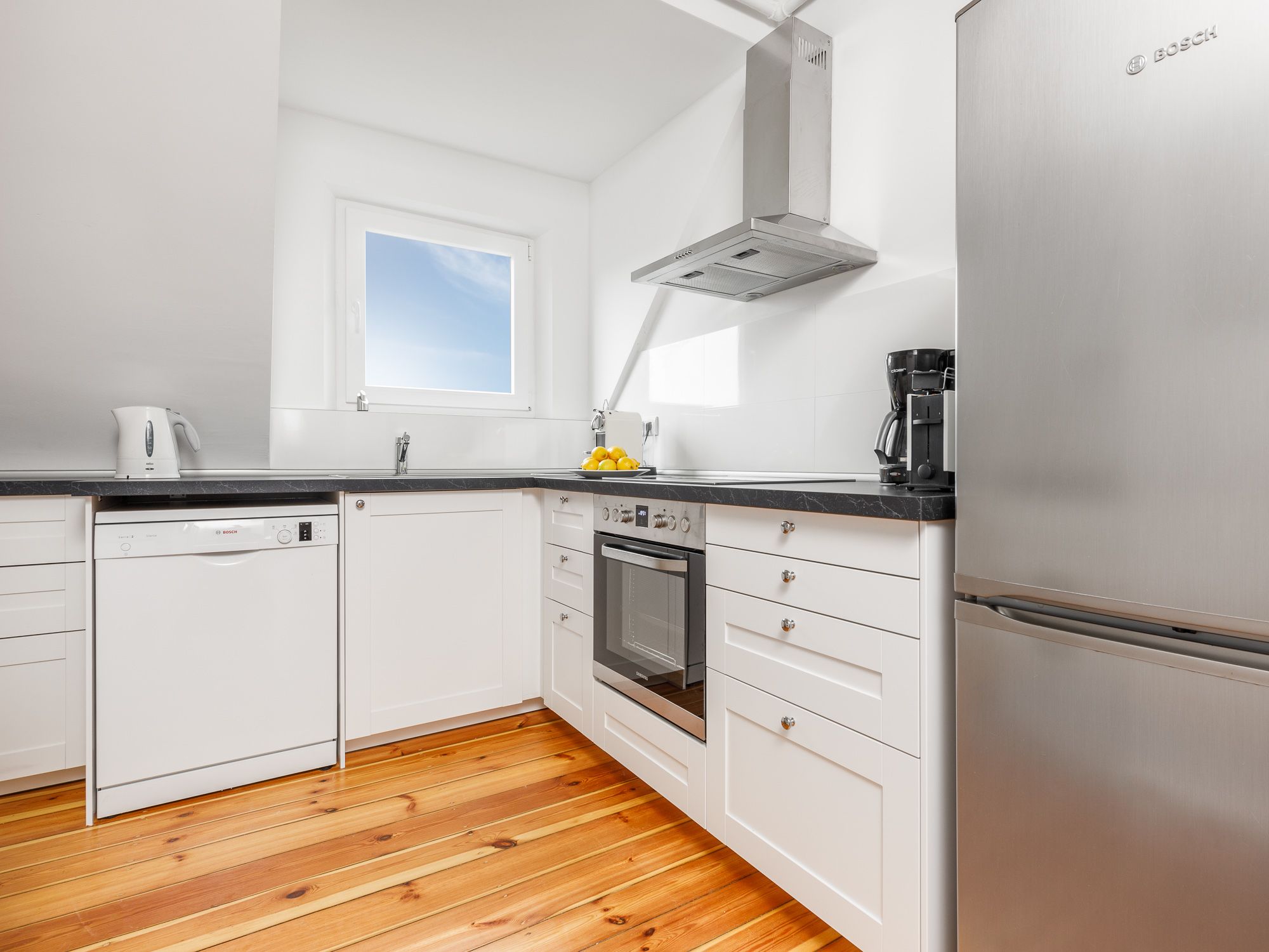 Separater Küchenbereich mit Vollausstattung 