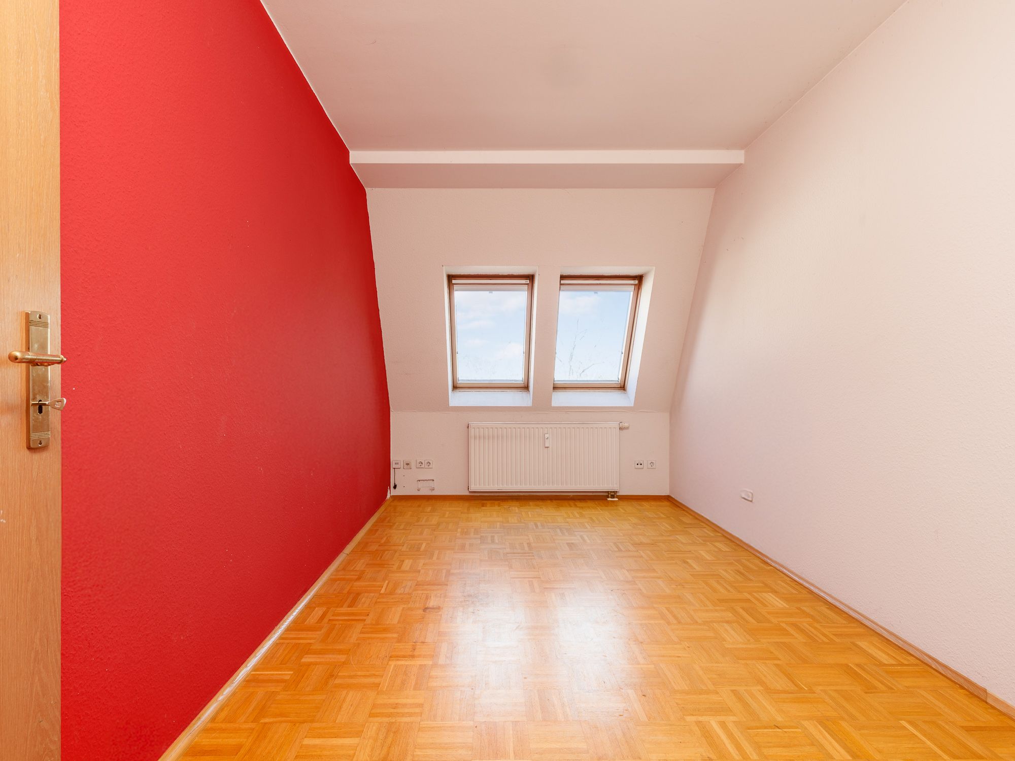 Gemütliches Kinderzimmer zum Innenhof