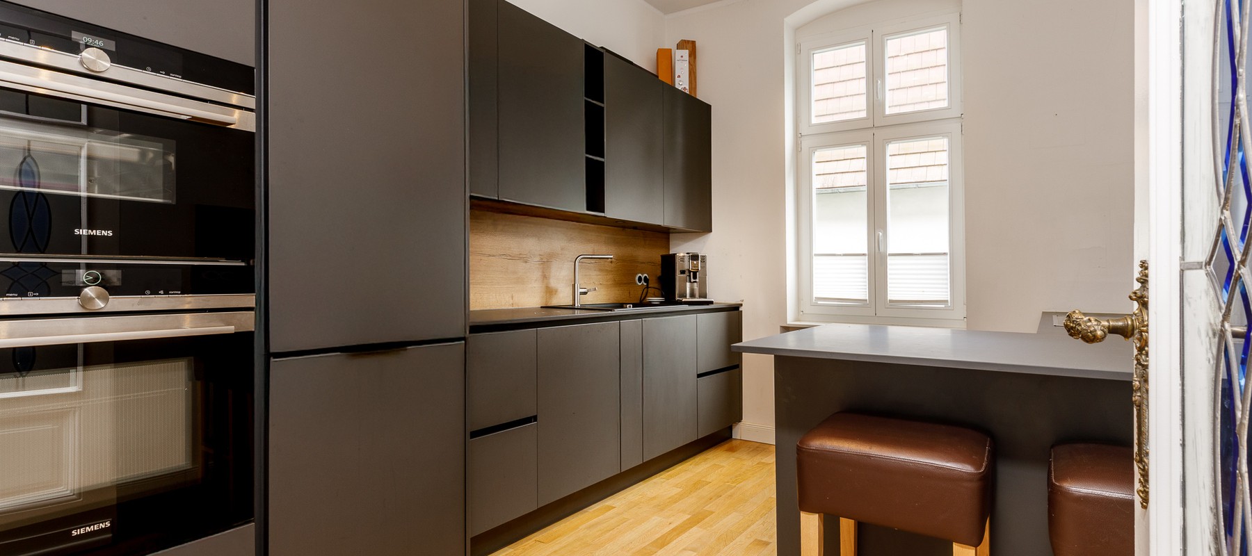 Moderne Einbauküche mit Vollausstattung Moderne Einbauküche mit Vollausstattung