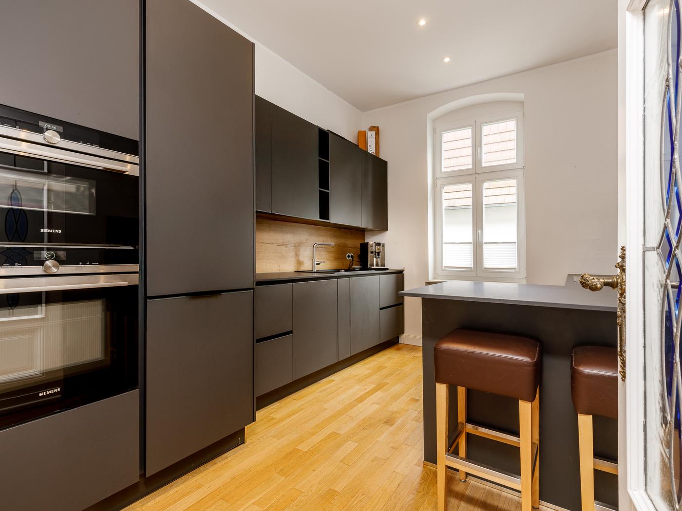 Moderne Einbauküche mit Vollausstattung Moderne Einbauküche mit Vollausstattung