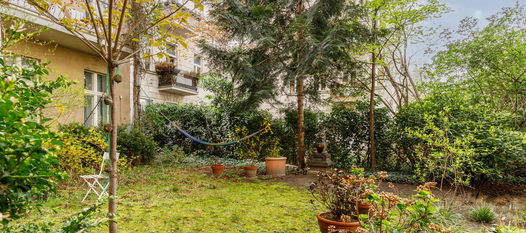 Begrünter im Hinterhof Begrünter im Hinterhof