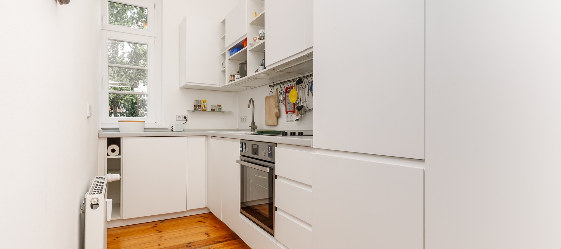 Separater Küchenbereich mit Vollausstattung Separater Küchenbereich mit Vollausstattung