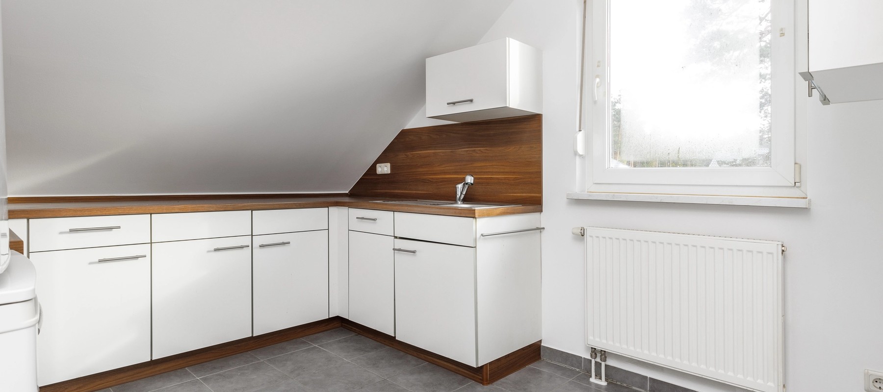 Separater Küchenbereich mit Elektrogeräten Separater Küchenbereich mit Elektrogeräten