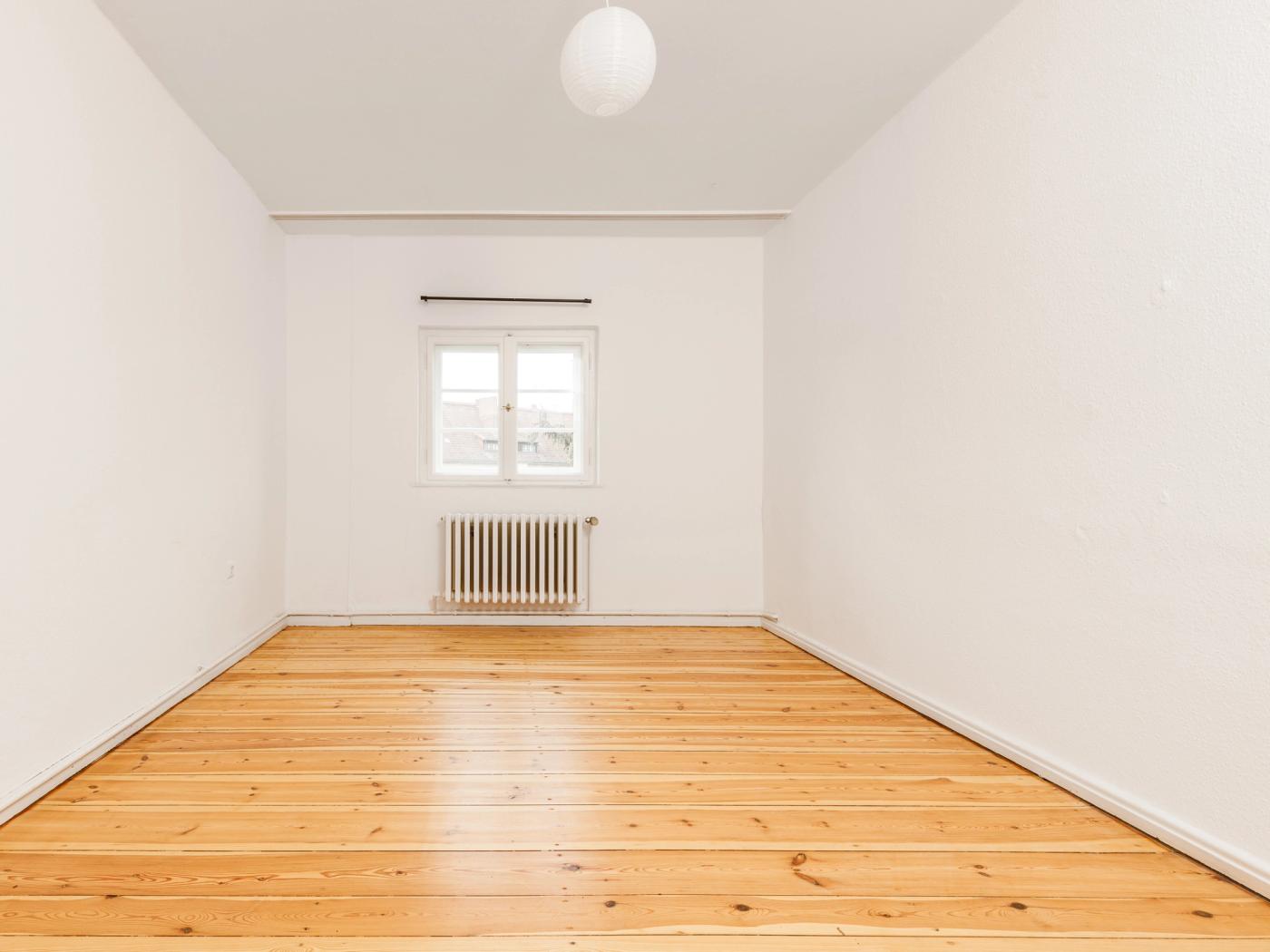 Schlafzimmer mit tollem Dielenfußboden Schlafzimmer mit tollem Dielenfußboden