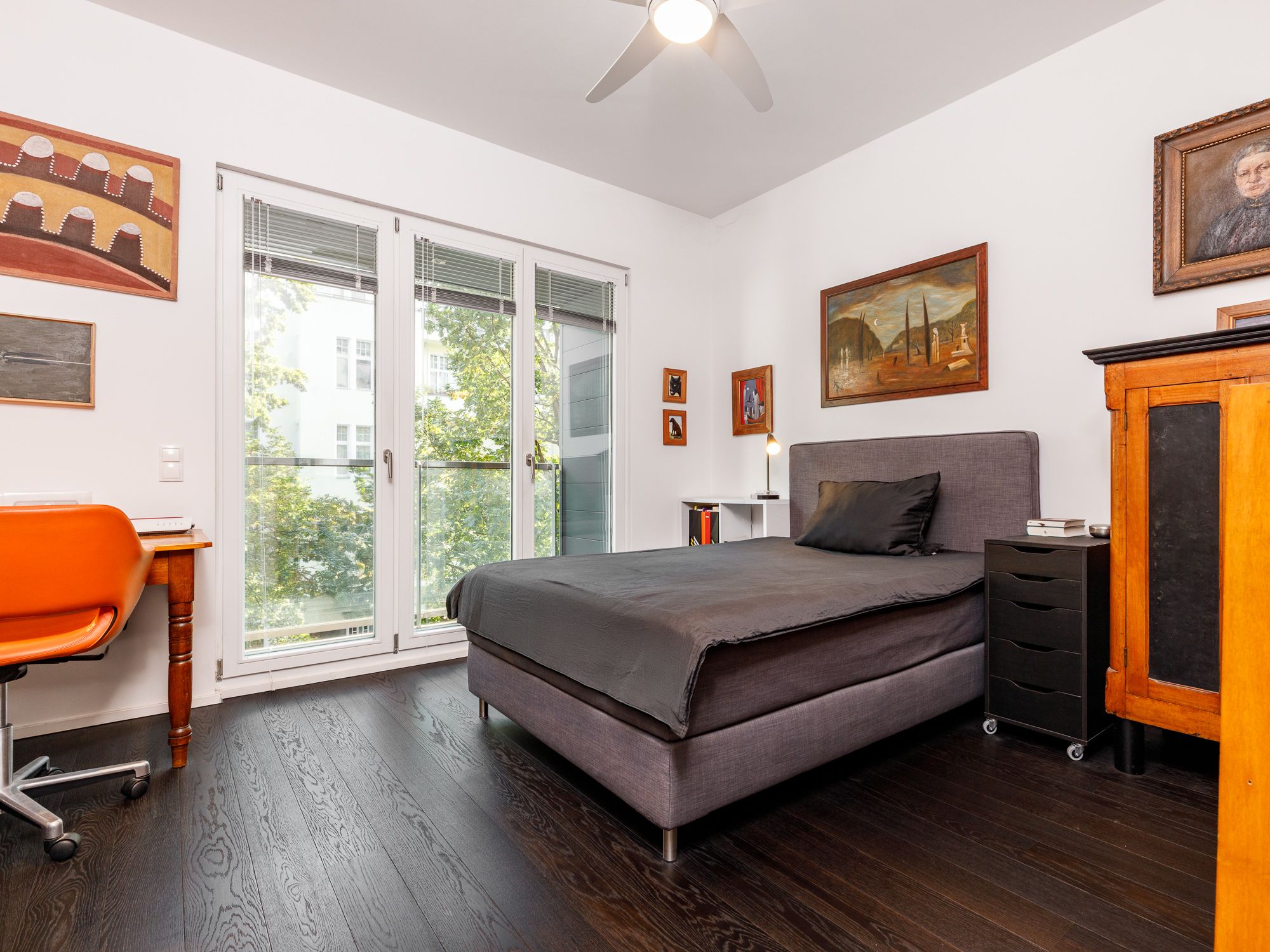 Schlafzimmer zum ruhigen Innenhof 