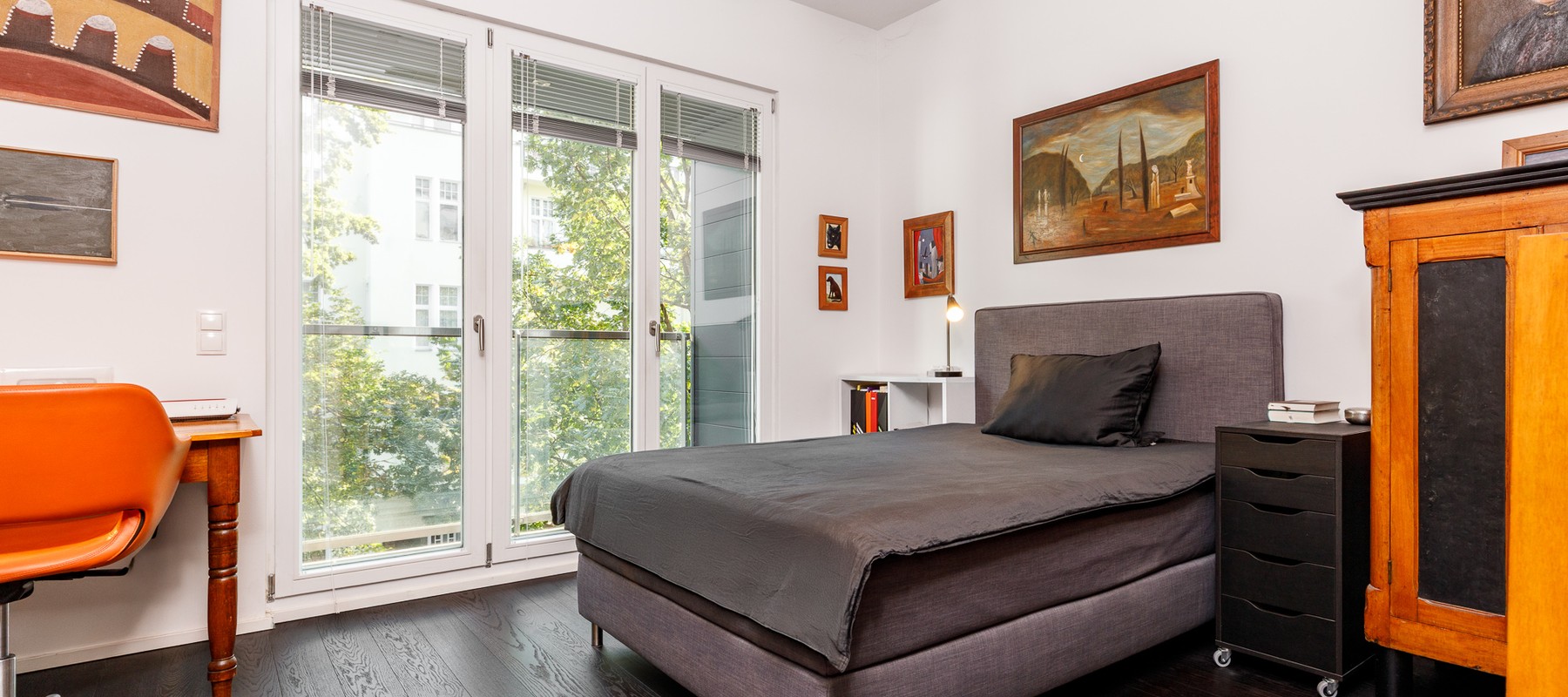 Schlafzimmer zum ruhigen Innenhof Schlafzimmer zum ruhigen Innenhof