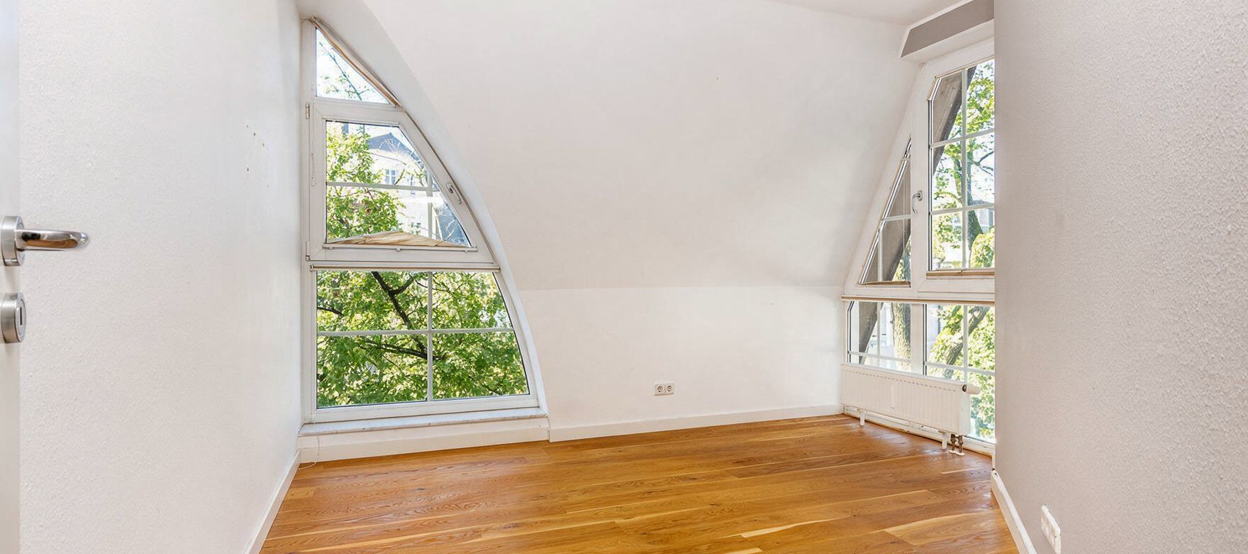 Ansicht vom Gäste- bzw. Arbeitszimmer Ansicht vom Gäste- bzw. Arbeitszimmer