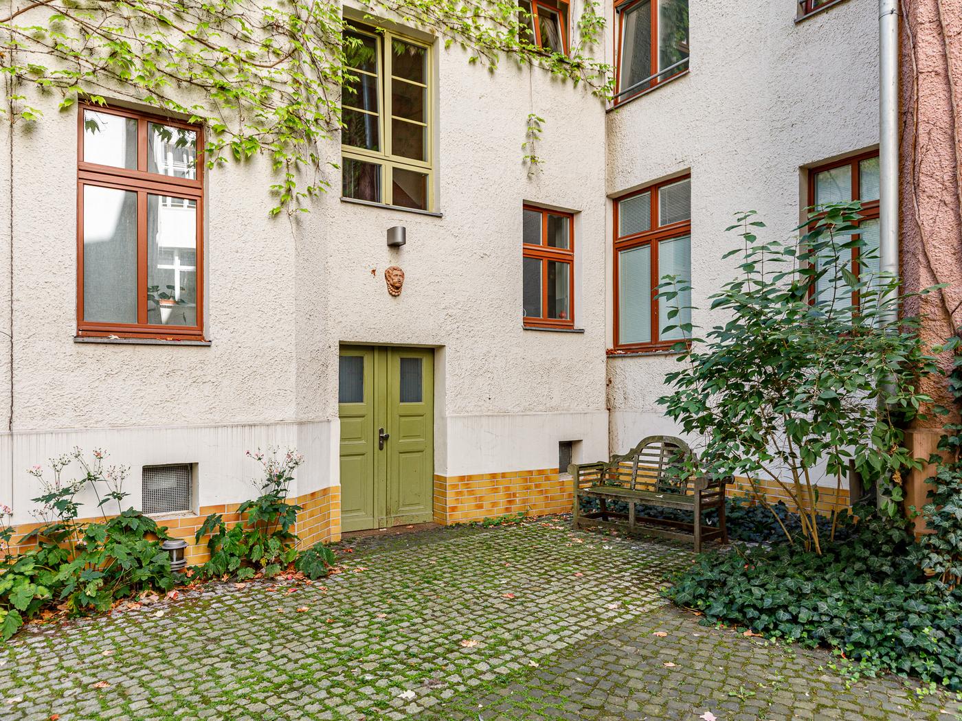 Gepflegtes Mehrfamilienhaus im Scheunenviertel Gepflegtes Mehrfamilienhaus im Scheunenviertel