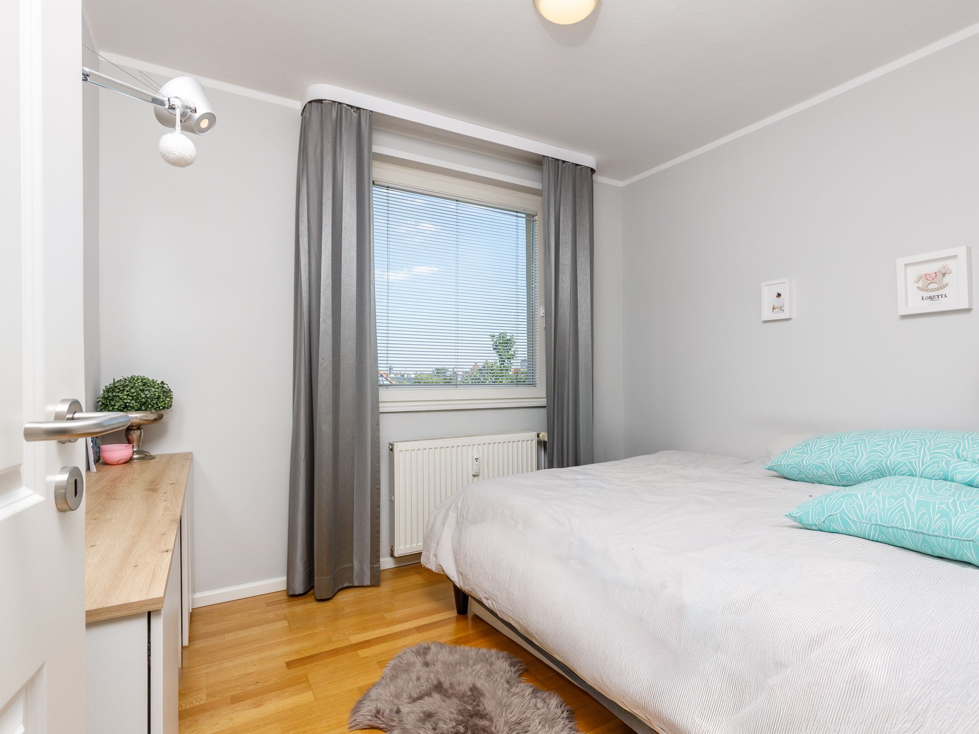 Gemütliches Arbeits- / Schlafzimmer 