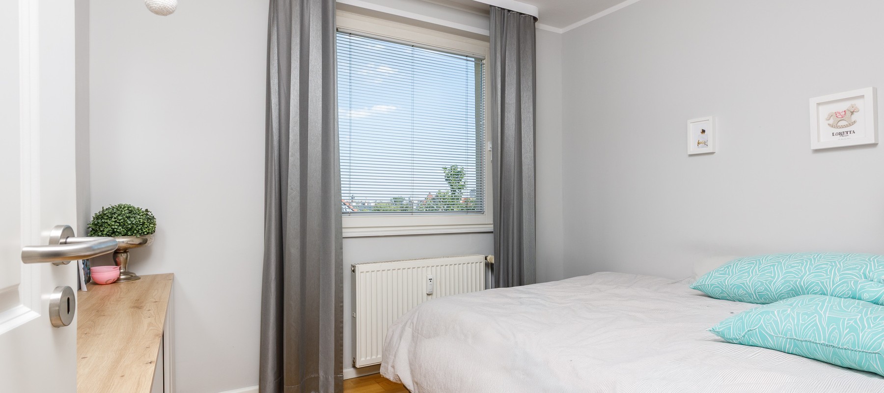 Gemütliches Arbeits- / Schlafzimmer Gemütliches Arbeits- / Schlafzimmer