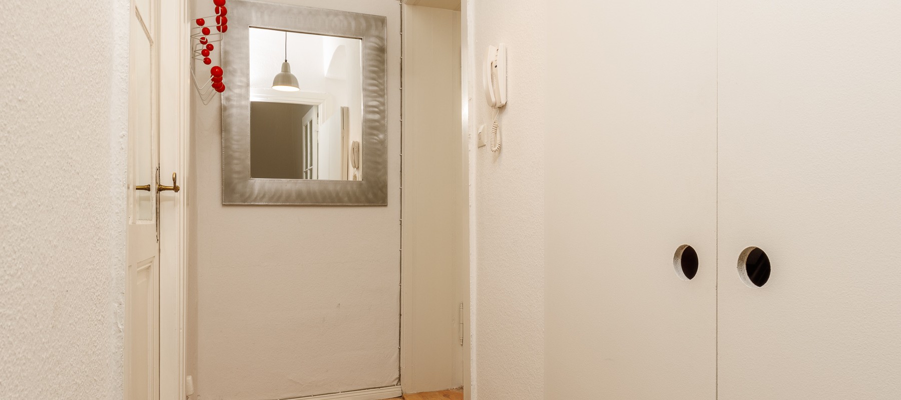 Eingangsbereich mit großer Ankleide Eingangsbereich mit großer Ankleide