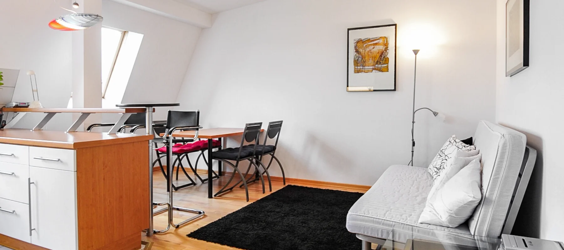 Charmantes Dachgeschoss in Charlottenburg mit Terrasse & Aufzug