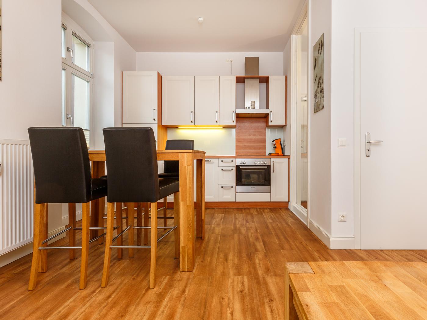 Küchenbereich mit vollausgestatteter Kochzeile Küchenbereich mit vollausgestatteter Kochzeile