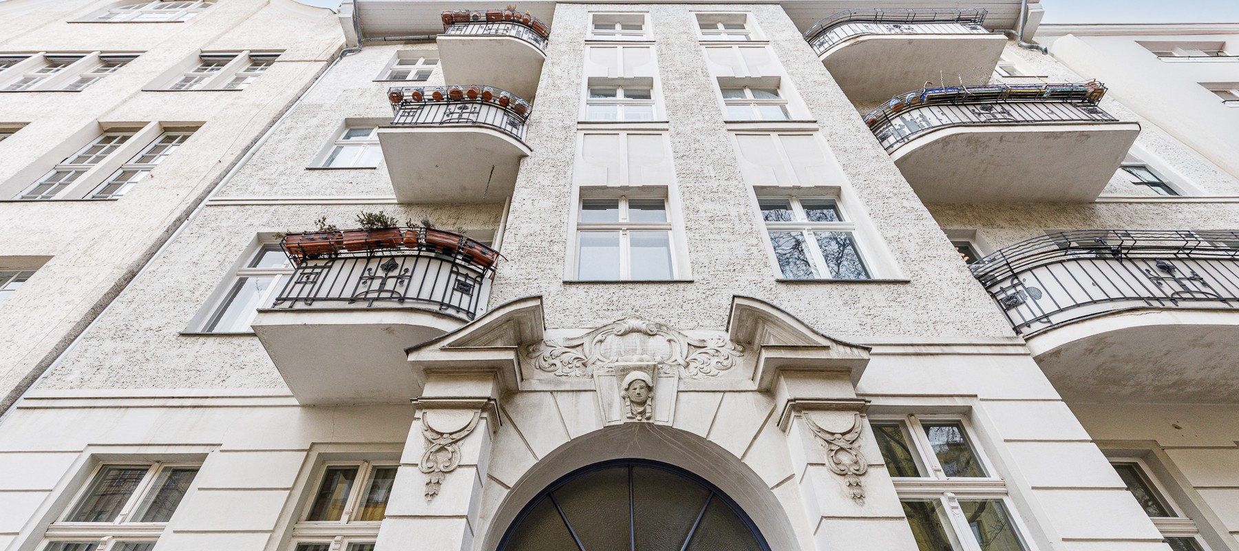 Ruhiges Apartment mit Balkon und Grünblick nahe Walther-Schreiber-Platz