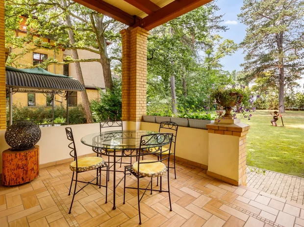 Garden Elegance