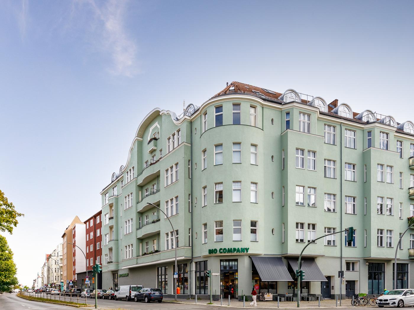 Herrschaftliche Altbauwohnung mit Einliegerbereich fußläufig zum Bayerischen Platz