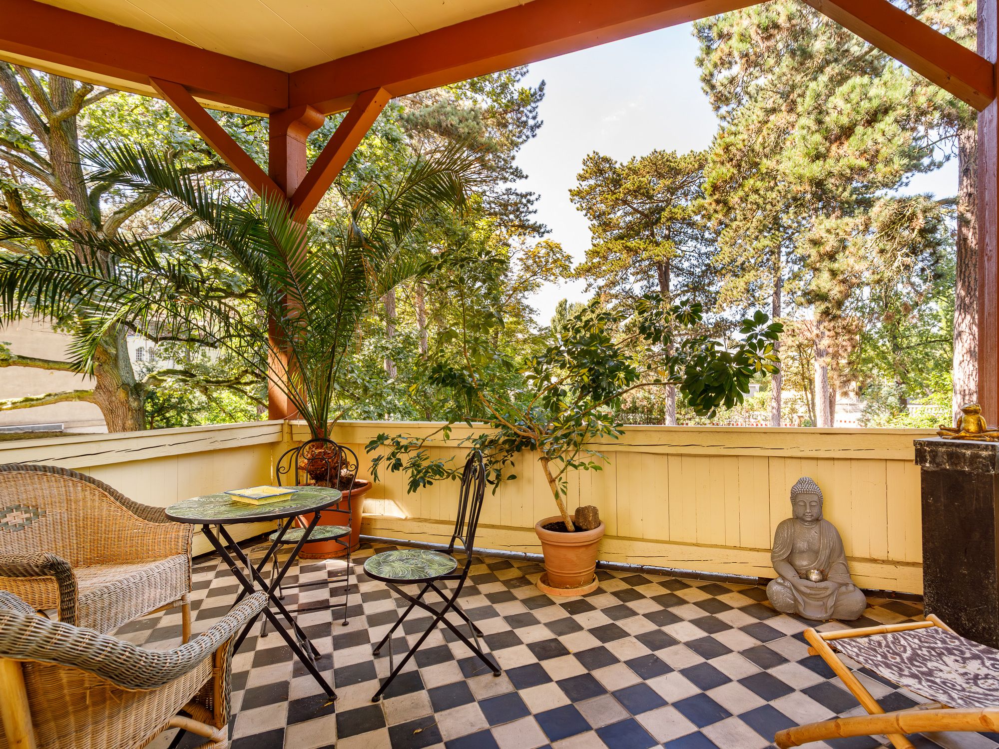 Herrlicher Balkon mit schönem Asublick 