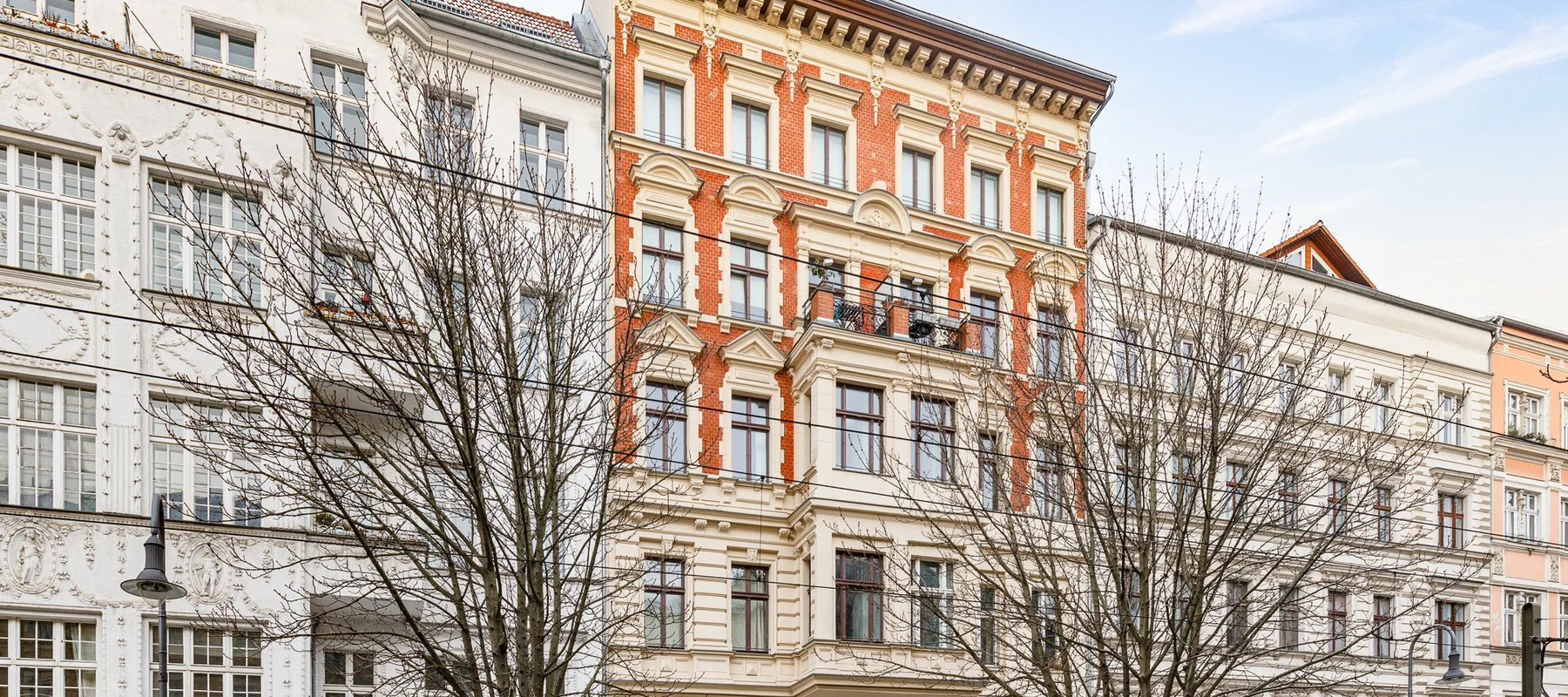 Loftartige Wohnung im Altbau mit großem Balkon & Weitblick direkt an der Kastanienallee