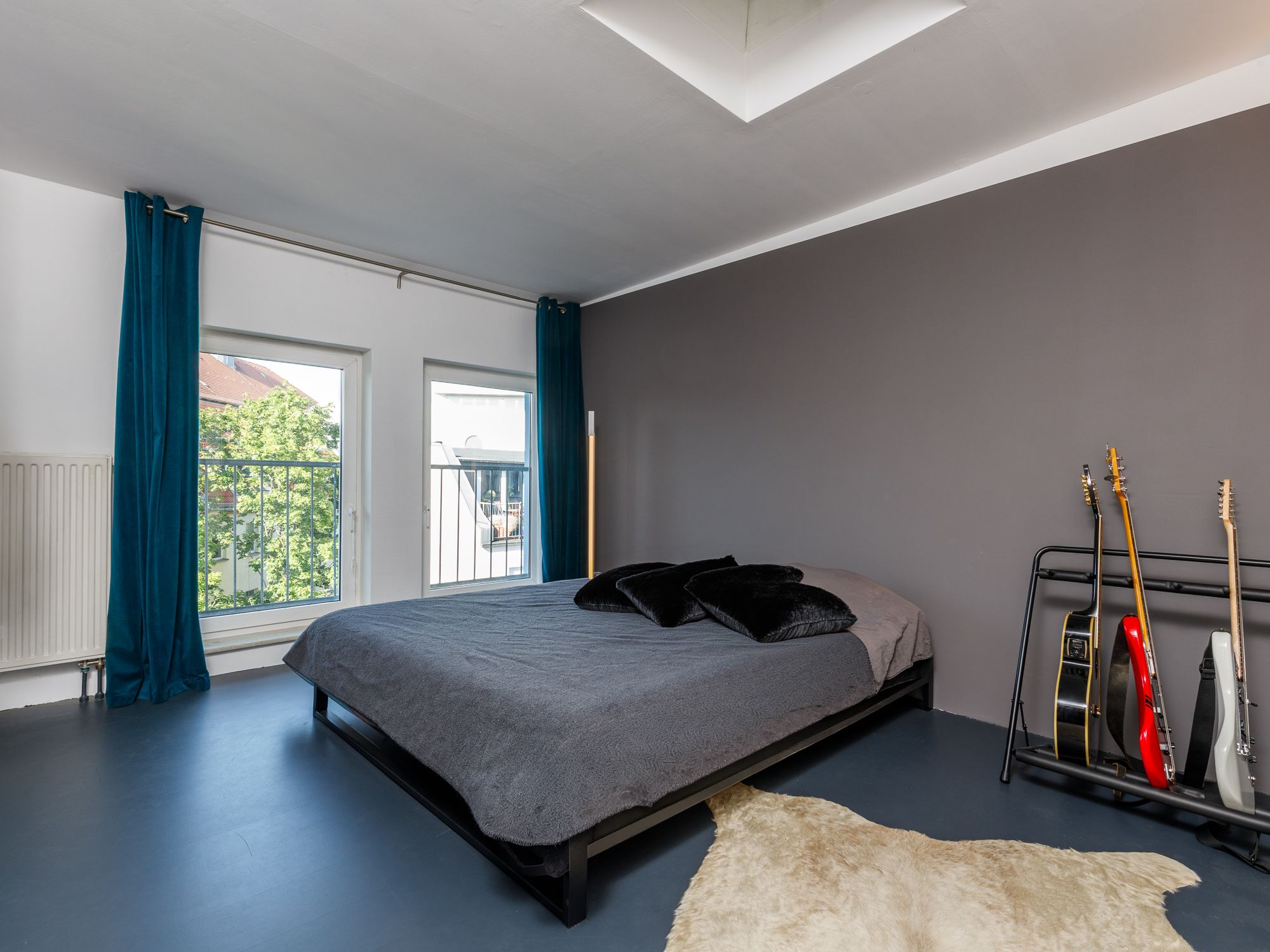 Ruhiges Schlafzimmer zum Innenhof 