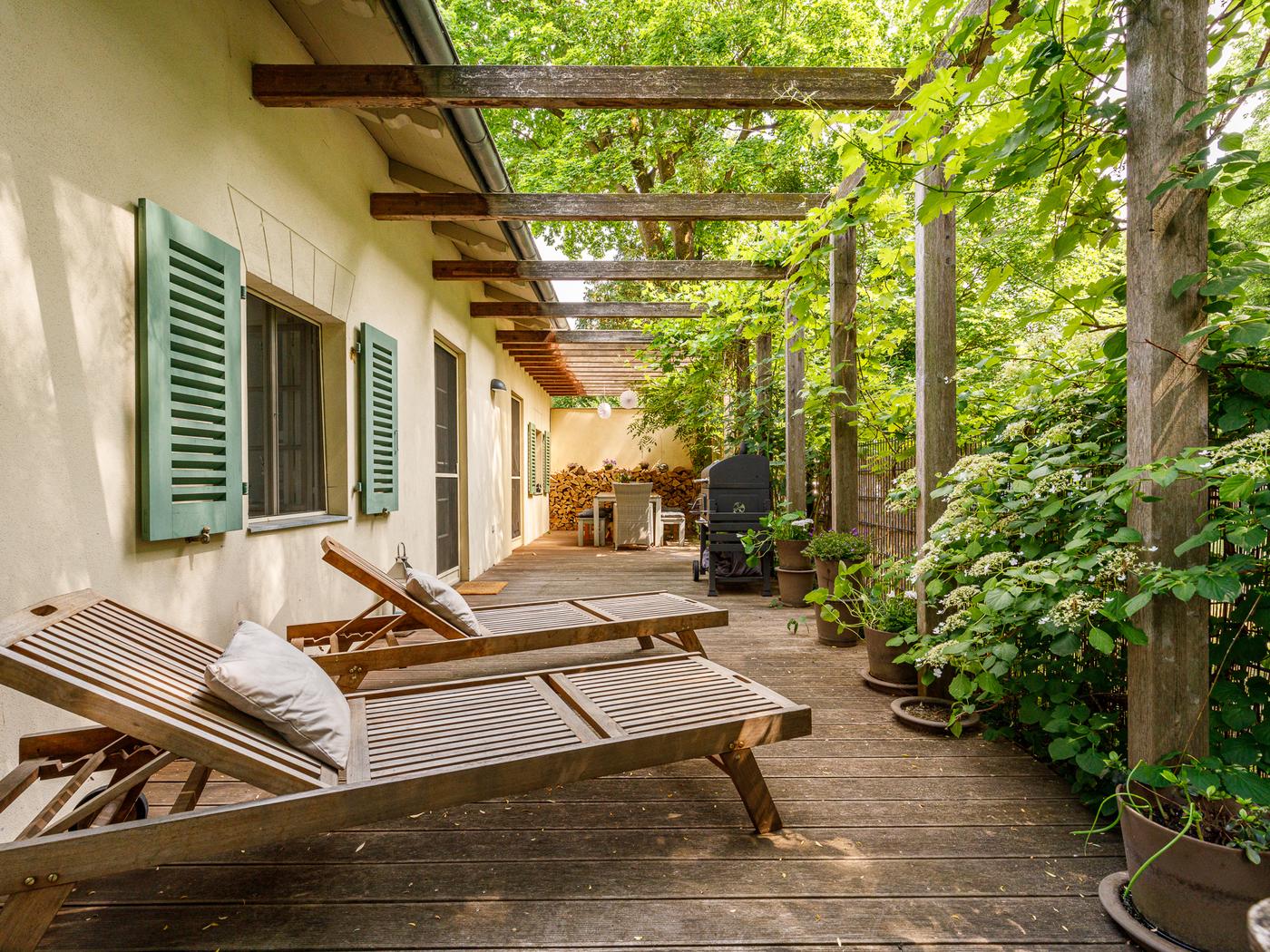 Charmante Remise im UNESCO-Weltkulturerbe: Kamin, Terrasse & idyllische Lage zwischen Jagdschloss Glienicke & Griebnitzsee
