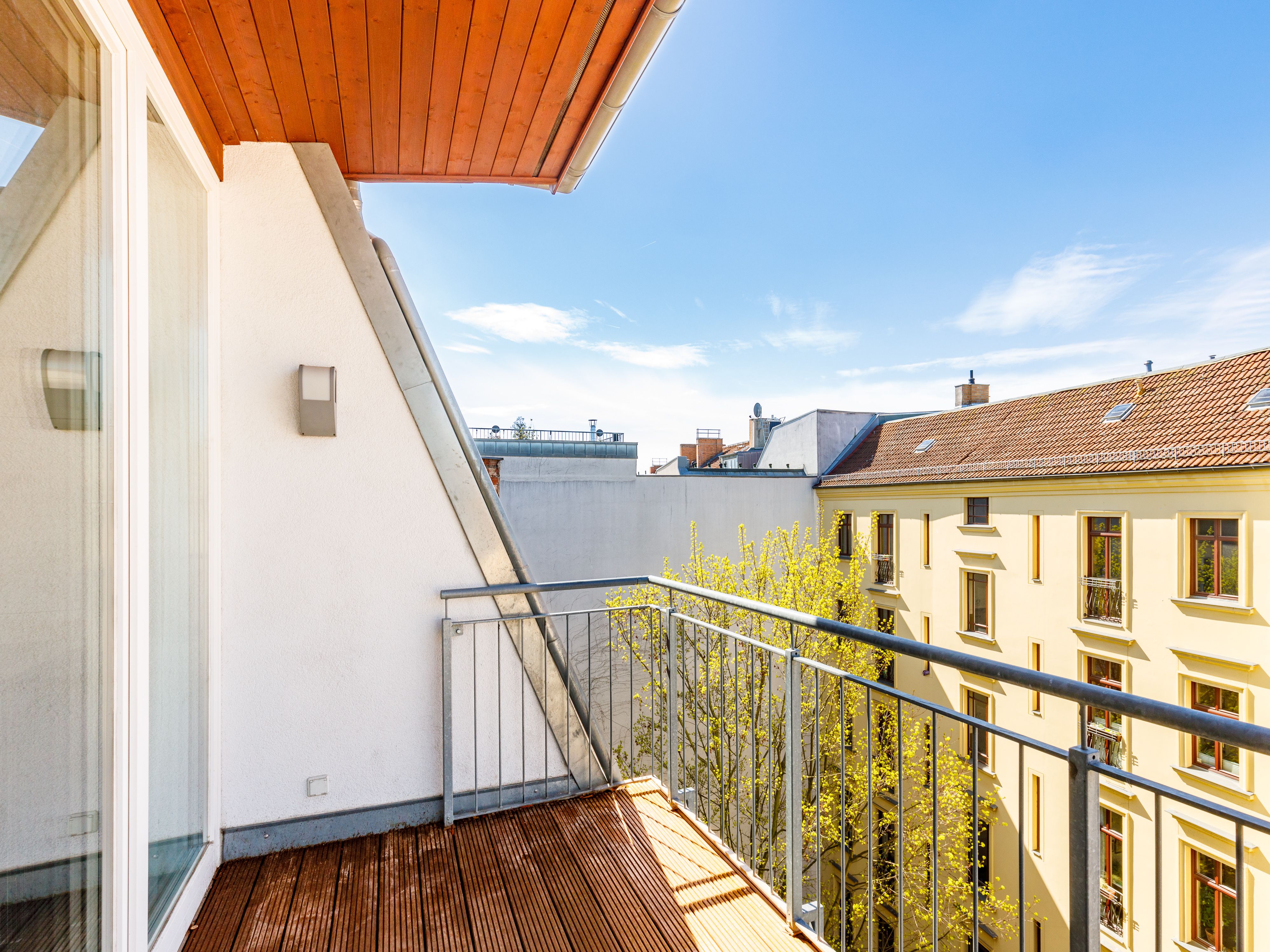 Große Terrasse mit Süd-Ausrichtung 