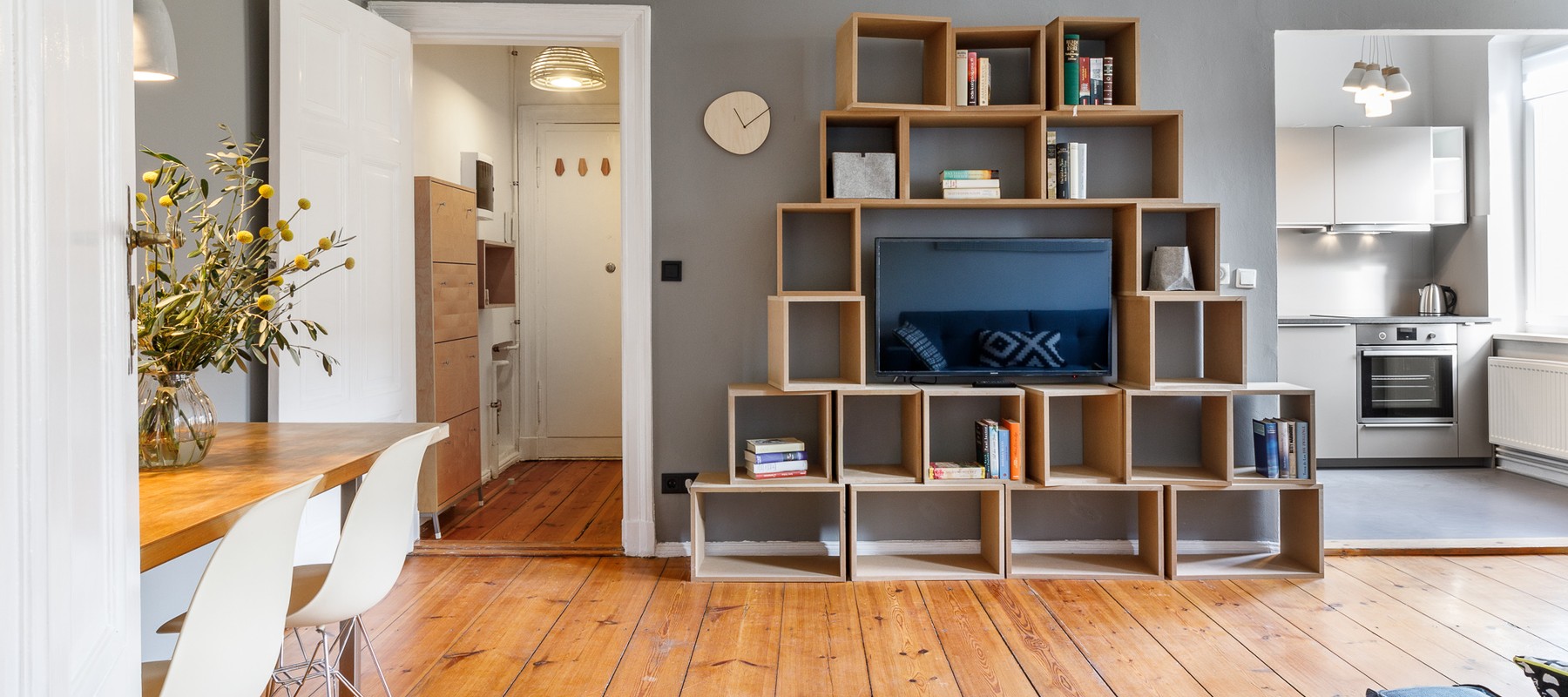 Spacious living and dining room Spacious living and dining room