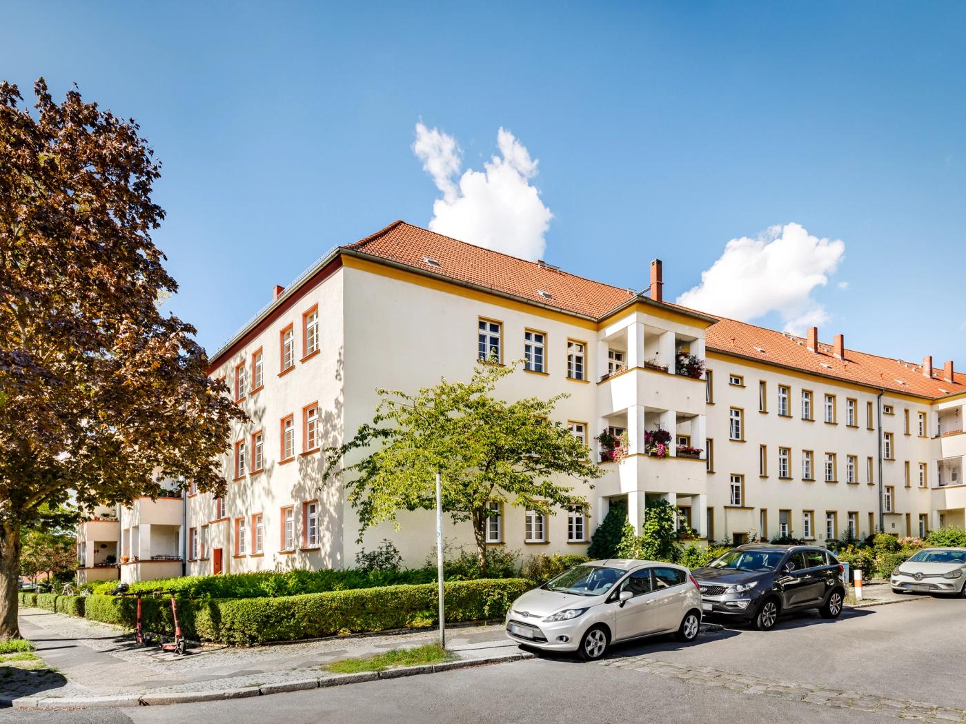 Helle Stadtwohnung mit Balkon in ruhiger Lage am Tempelhofer Feld und der Luftbrücke