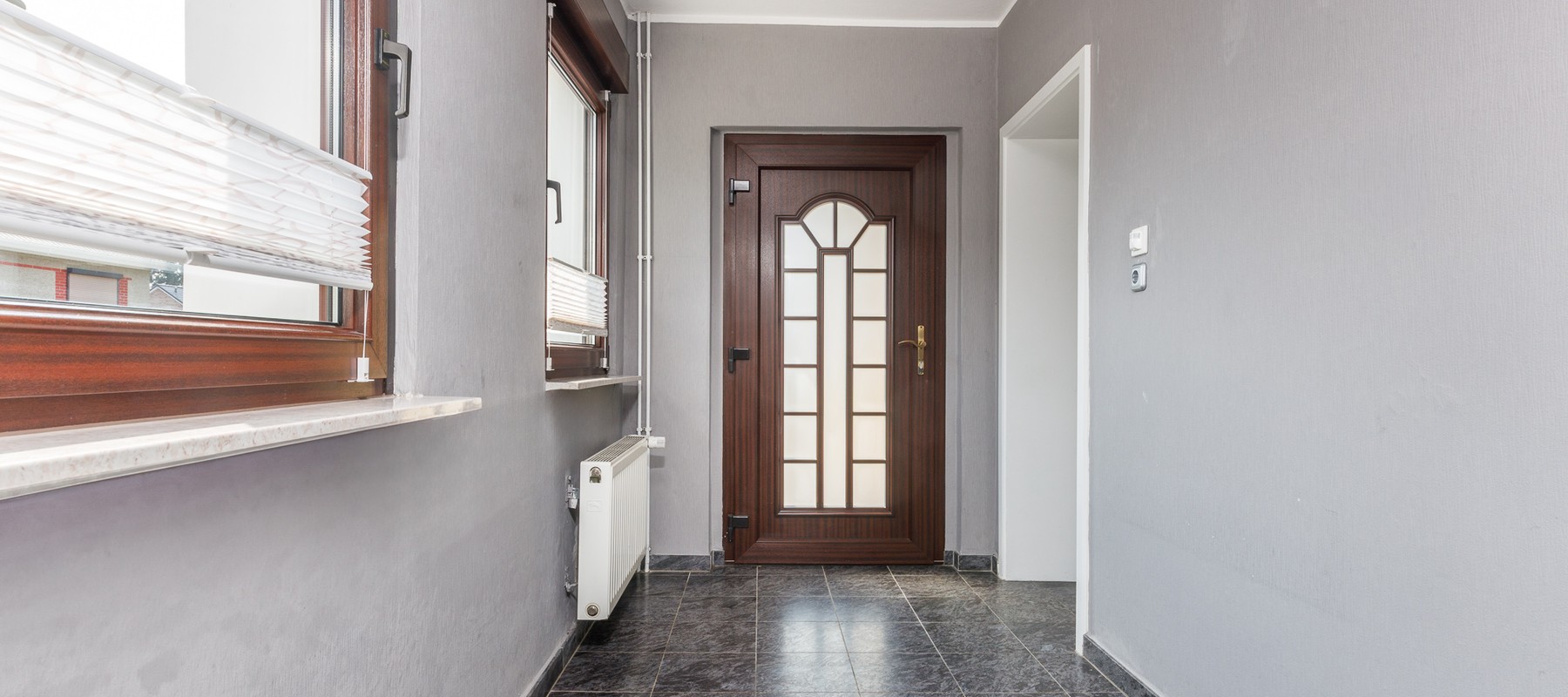 Gefliester Eingangsbereich Gefliester Eingangsbereich