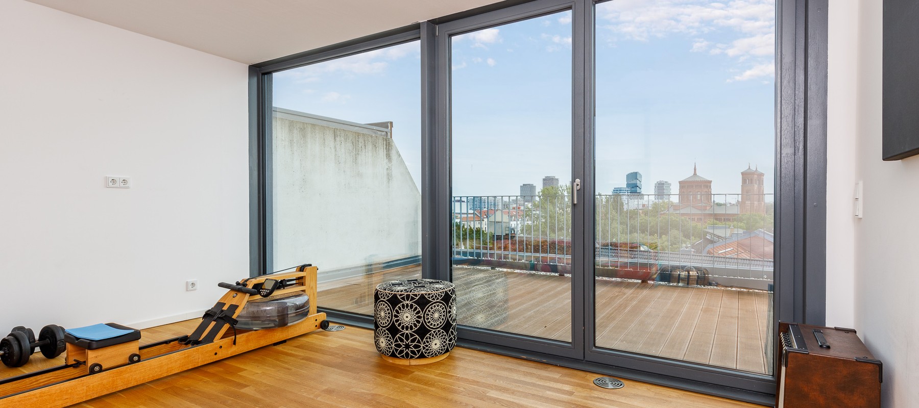 Separates Arbeitszimmer mit Panoramablick Separates Arbeitszimmer mit Panoramablick