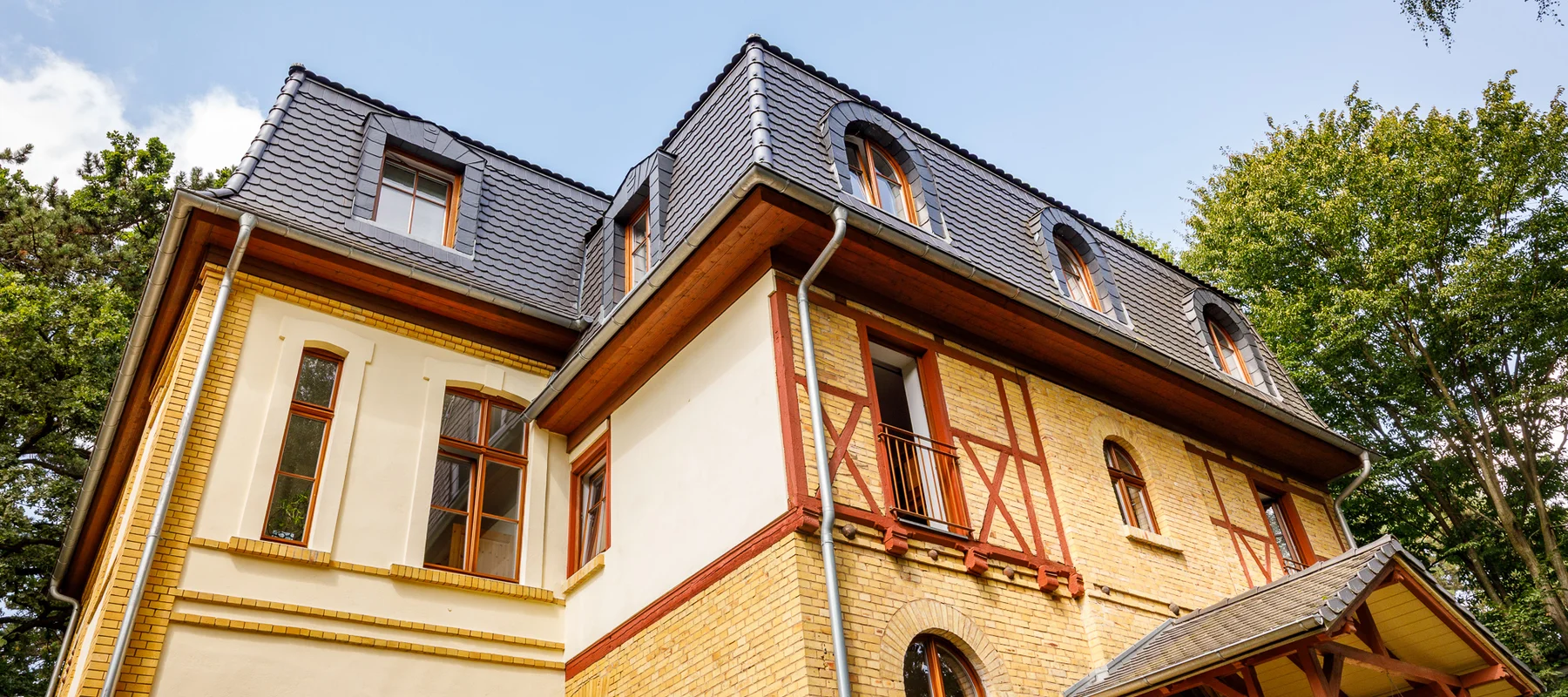 Fantastic attic apartment with large terrace and view of the countryside