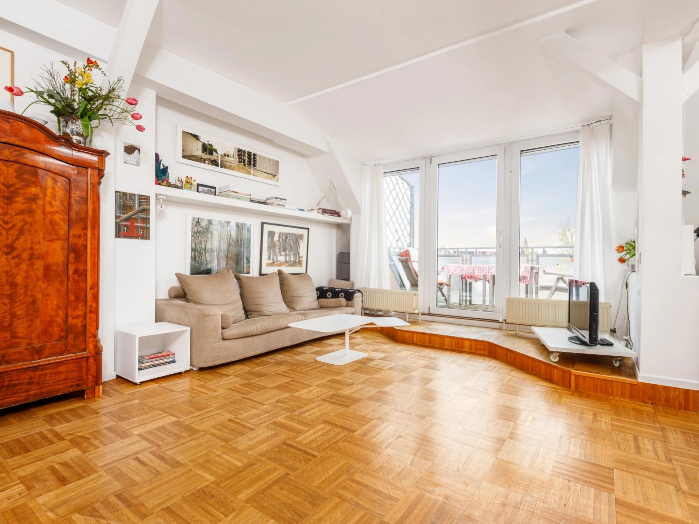 Sonnige Dachgeschosswohnung mit zwei Terrassen und lichtdurchflutetem Wohnambiente