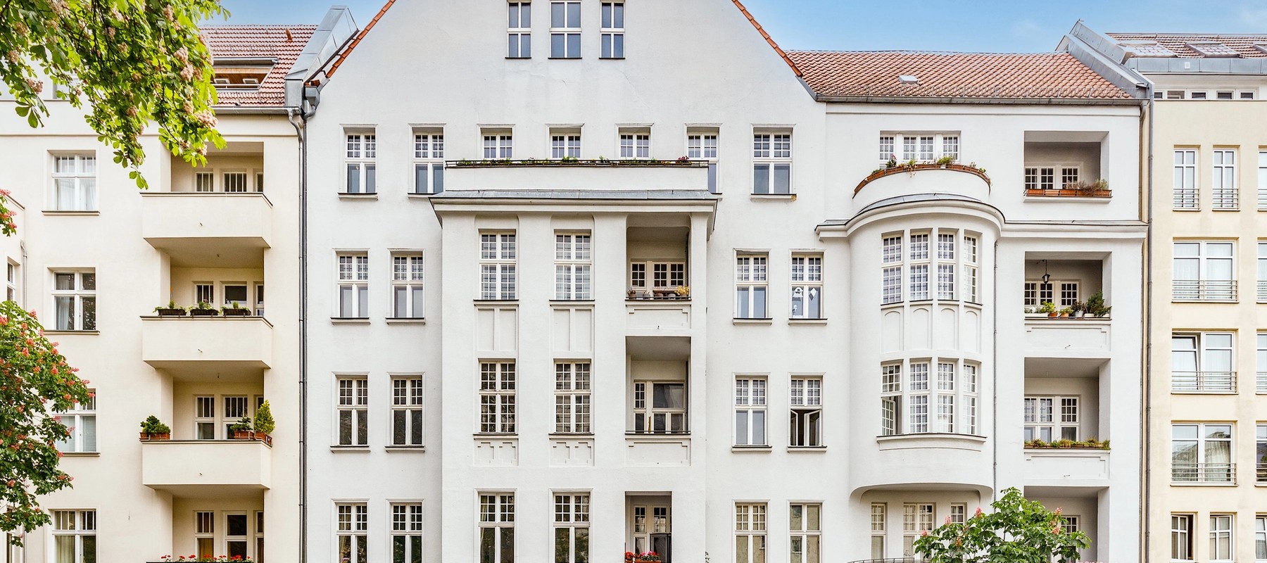 Schönes Jugendstil-Altbau Nahe dem Kurfürstendamm Schönes Jugendstil-Altbau Nahe dem Kurfürstendamm