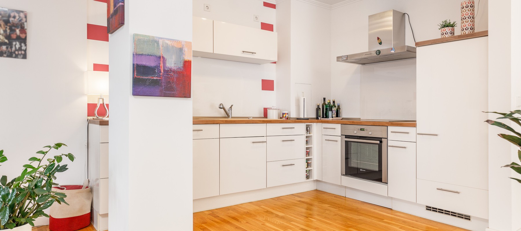 Moderne Einbauküche mit Neff-Geräten Moderne Einbauküche mit Neff-Geräten