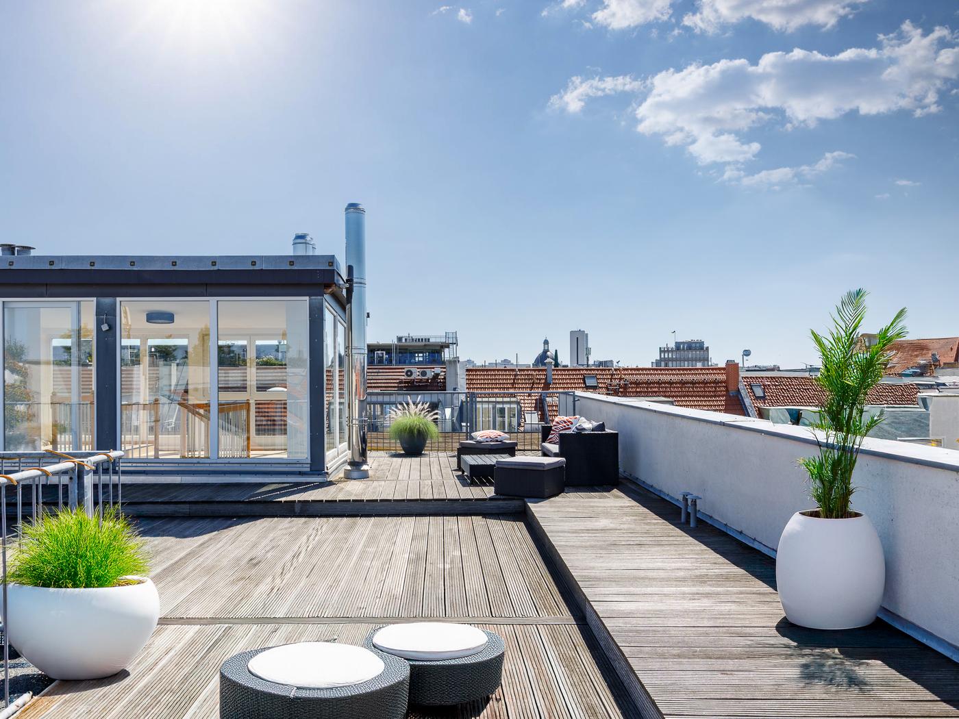 Exklusives Wohnen über den Dächern Berlins nahe Naturkundemuseum & Scheunenviertel