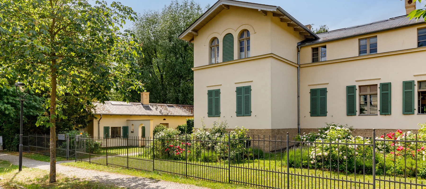 Charmante Remise im UNESCO-Weltkulturerbe: Kamin, Terrasse & idyllische Lage zwischen Jagdschloss Glienicke & Griebnitzsee