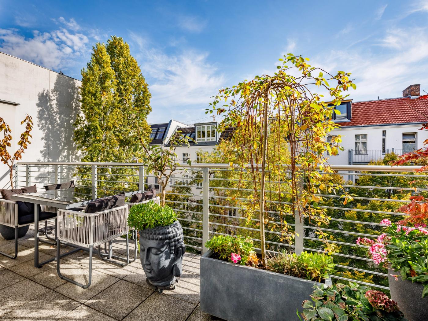 Modernes City-Apartment mit Terrasse & Stellplatz unweit KaDeWe
