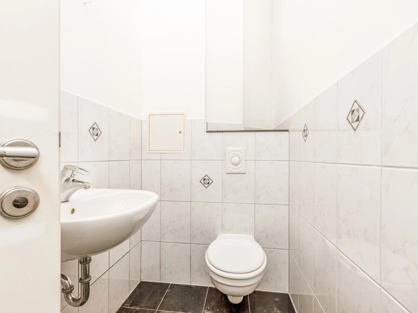 Separates Gäste-WC Separates Gäste-WC